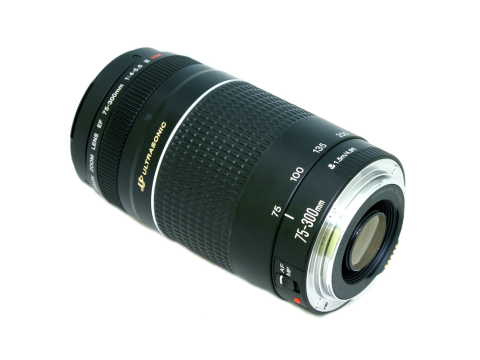 Травъл зум обектив Canon EF 75-300mm f/4-5.6 III USM Травъл зум обектив Canon EF 75-300mm f/4-5.6 III USM